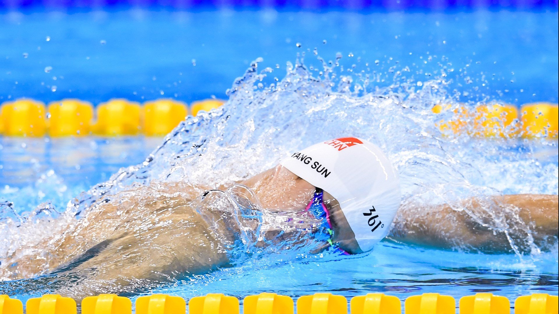 _全民冰上运动：滑冰、冰球普及运动新高潮_，冰上运动速滑好还是冰球好